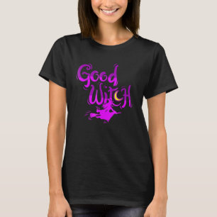 Goede heks Halloween heks vliegen op bezem stok T-shirt