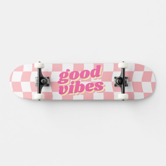 Goede Vibes Girly Pastel Roze Wit Checker Patroon Skateboard (Horizontaal)