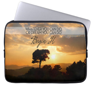 Goethe Inspirerend Quote "Begin het" Laptop Sleeve