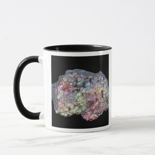 Goethite toont irdescentie mok (Links)