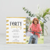 Gold 40 et fabuleux 40e anniversaire Invitations d (Debout devant)