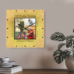 Gold 50e anniversaire Mariage photo personnalisée<br><div class="desc">Créez votre propre horloge murale du 50e anniversaire de Mariage avec 4 de vos photos préférées des 50 dernières années. Ce design élégant et moderne est doré et noir avec une parties scintillant et un effet texturé. Vos photos sont placées dans une bordure noire et encadrées de typographie noire, que...</div>
