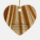 Gold 50th Wedding Jubileum Heart Shaped, Name Keramisch Ornament (Achterkant)