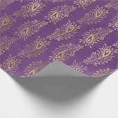 Gold Abstracte Peacock Feathers op Paars  Cadeaupapier (Hoek)