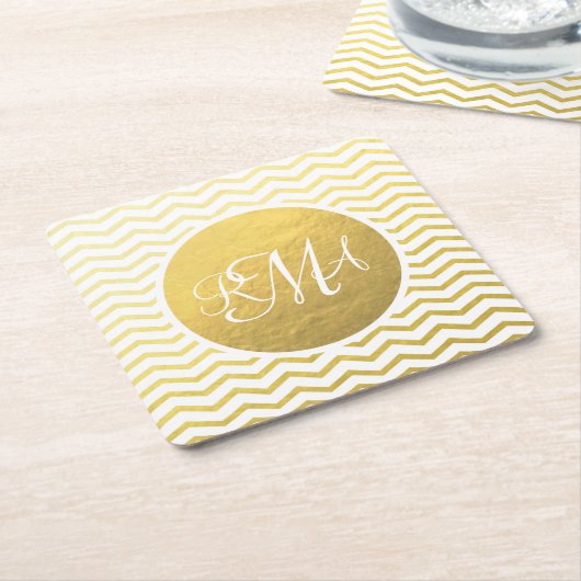 Gold and White Chevron Monogrammed Personalized Vierkante Kartonnen Onderzetter (Schuin)