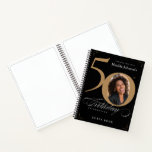 Gold Black 50th Birthday Script élégant livre d'or<br><div class="desc">Gold Black 50th Birthday Script Elégant Carnet de livre d'or. Et élégamment conçu fête d'anniversaire spécial, avec une photo personnalisée de personne d'anniversaire et de calligraphie script avec des éléments florissants vintages. Ajoutez des encarts photo à ce classeur pour en faire un album merveilleux pour stocker toutes vos photos et...</div>