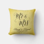 Gold Black Mr & Mrs Wedding Pillow Keepomwille Gif Kussen (Voorkant)