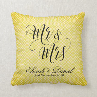 Gold Black Mr & Mrs Wedding Pillow Keepomwille Gif Kussen