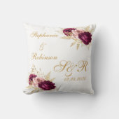 Gold Burgundy Floral Custom Monogram Weddenschap G Kussen (Voorkant)