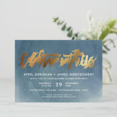 Gold Celebrate met US Brush Typography Wedding Kaart (Staand voorkant)