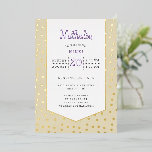 Gold confetti pastel gele verjaardagsdag briefkaar folie uitnodiging (Staand Voorkant)