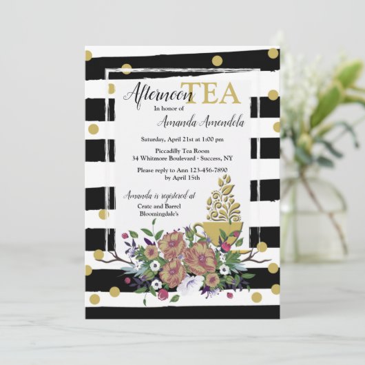 Gold Cup of Tea Invitation (Debout devant)