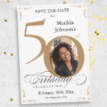 Gold Custom 50th Birthday Enregistrer la carte de<br><div class="desc">Gold Custom 50th Birthday Enregistrer La Carte Date. Et élégamment conçu fête d'anniversaire spécial sauver la date, avec une photo personnalisée de personne d'anniversaire et de calligraphie script avec des éléments florissants vintages. Assez simple pour s'adapter à une variété de thèmes et de couleurs ! Besoin d'aide ? Contactez-moi !...</div>