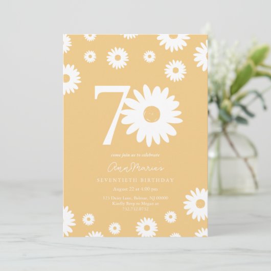 Gold Daisy 70th Birthday Invitation (Debout devant)