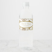 Gold Damask White Script Wedding Elegant Waterfles Etiket (Voorkant)