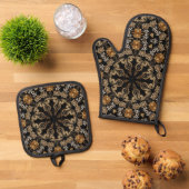 Gold Decorative Oven Mitt & Pot Holder Set (Top down)