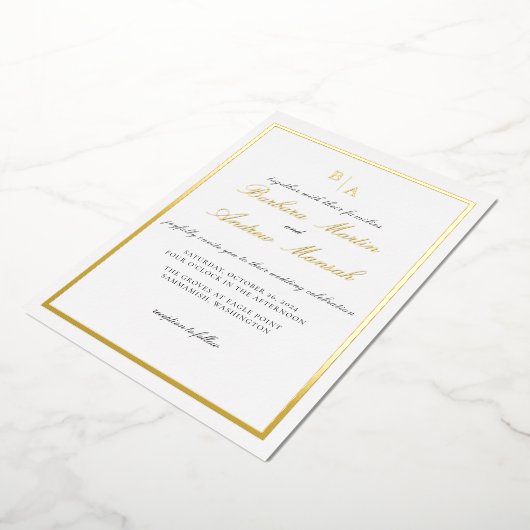 Gold Elegant Script Minimalistische bruiloft Folie Uitnodiging (Gedraaid)