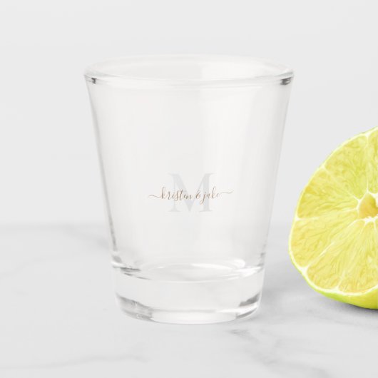 Gold- en grijze monogram- en Script-namen Shot Glas (Voorkant)