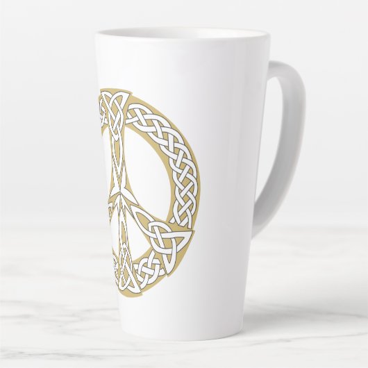 Gold en White Celtic Peace Sign Latte Mok (Rechterhoek)