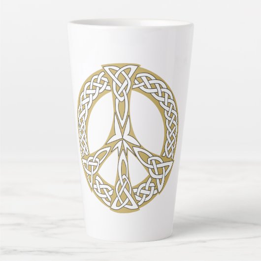 Gold en White Celtic Peace Sign Latte Mok (Voorkant)