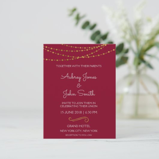 Gold Foil String Lights en Script Wedding Briefkaart (Staand voorkant)