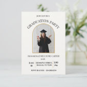 Gold  Graduation Party Invitation Announcement (Debout devant)