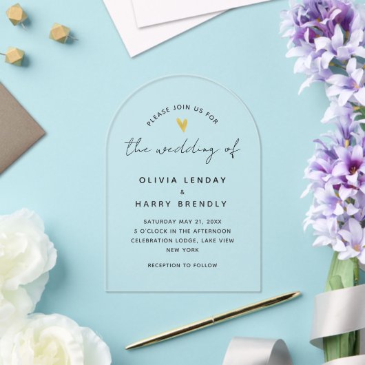 Gold Heart Elegant Modern Script Wedding Acryl Uitnodigingen (Insitu (Huwelijk))