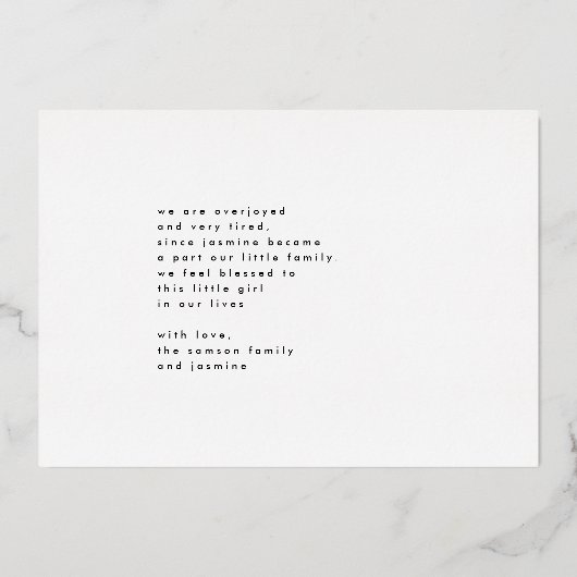 GOLD heet zwarte witte moderne BABY-AANKONDIGING Folie Uitnodiging (Achterkant)