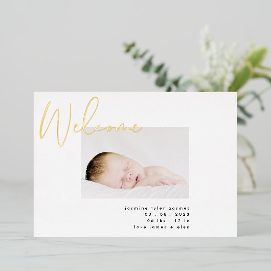 GOLD heet zwarte witte moderne BABY-AANKONDIGING Folie Uitnodiging (Staand Voorkant)