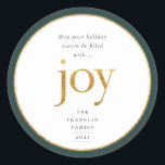 Gold Joy Modern Christmas Classic Round Sticker<br><div class="desc">Que votre saison des fêtes soit remplie de joie. Maillot d'or en fausse feuille joyeux lettrage et rond faux cadre avec bordure à feuillage persistant foncée,  autocollant de vacances.</div>