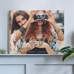 Gold Love Brush Script superposition Couple Mémoir<br><div class="desc">Cherchez et captez une mémoire spéciale avec notre imprimé de toile style "Love". Notre design comprend une mise en page complète de photo pour afficher votre propre mémoire photo spéciale, avec "Amour" affiché sur la photo dans une typographie stylisée de script de brosse en faux or tendance. Personnalisé avec vos...</div>