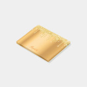 Gold metallic glitter druppelt naamscript in post-it® notes (Schuin)