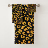 Gold Metallic loodopard Pattern op Black Bad Handdoek (Insitu)