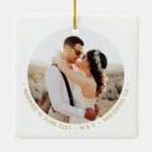 Gold Modern lettering Mr & Mrs First Kerstmis Keramisch Ornament (Achterkant)