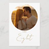 Gold Modern Minimalist Script Tafelnummer (Voorkant)