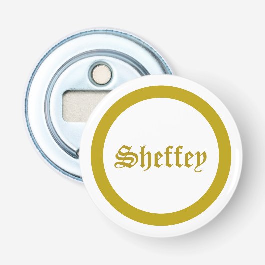 Gold Monogram Button Flesopener (Voorkant)