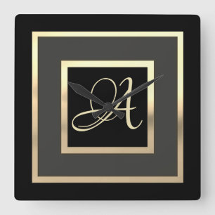 Gold Monogram Initiaal, elke kleur in een formaat Vierkante Klok