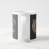 Gold Monogram Initial Mug - Personalized Gift Extra Grote Beker (Achterkant)