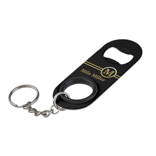 Gold Monogram op zwarte achtergrond Mini Flessenopener (Voorkant Gekanteld)