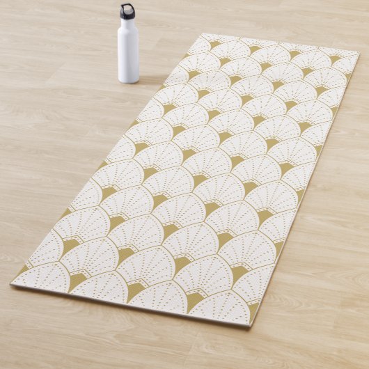 Gold op White Art Deco Geometric Pattern Yogamat (In situ)
