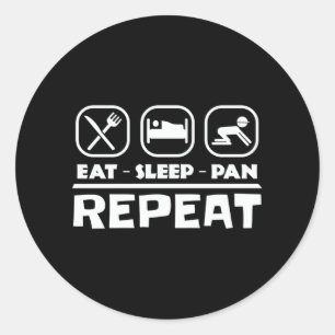 Gold panning prospectief East Sleep Pan Repeat Ronde Sticker