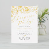 Gold Script Floral Surprise Party Folie Uitnodiging (Staand Voorkant)