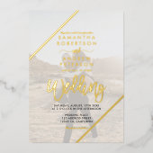 Gold script strept chic bruiloft 2 foto's folie uitnodiging (Voorkant)
