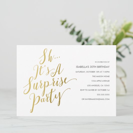Gold Script Surprise Party Invitation (Debout devant)