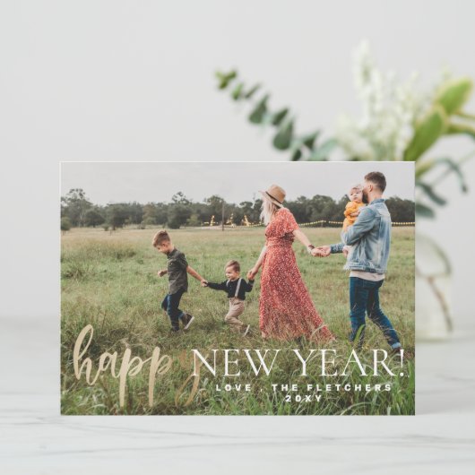 Gold Simple Script Happy New Year-vakantiekaart Feestdagenkaart (Staand voorkant)