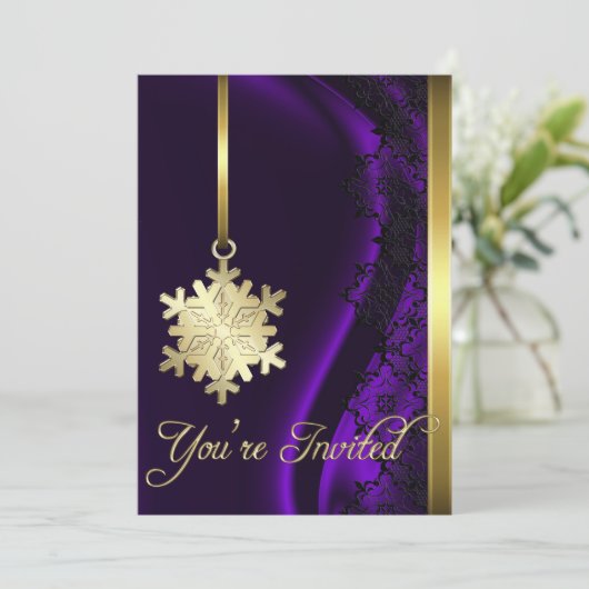 Gold Snowflake Decorting Paarse Silk Invitation Kaart (Staand voorkant)