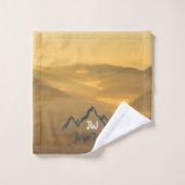 Gold sunrise personalizable mountains monogram bad handdoek (Wasdoekje)