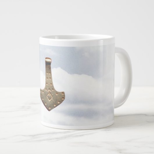 Gold Thor Hammer wolken jumbo mok (Voorkant rechts)