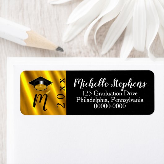 Gold Tone | Zwarte Afstudeerder Pet Jaar Monogram Etiket (Insitu)