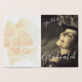 Gold Trendy Script Gefeliciteerd Foto Afstuderen Folie Kaarten (Binnen)